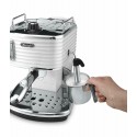 DELONGHI ECZ351W CAFETERA ESPRESSO 15 bares de presión. Tanque extraíble de 1.4L.